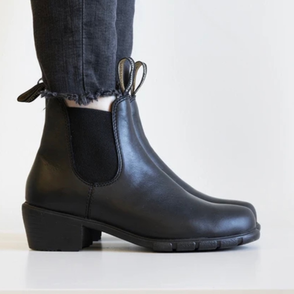 Blundstone 1671 Heeled Chelsea Booties, Black, 7.5
